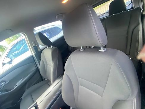 Used 2024 Nissan Rogue S AWD/4WD image 6