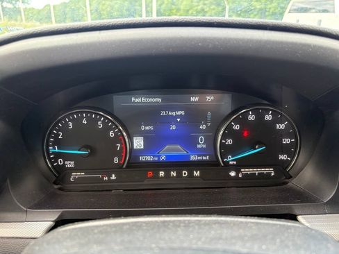 Used 2021 Ford Explorer XLT w/ Equipment Group 202A AWD/4WD image 15