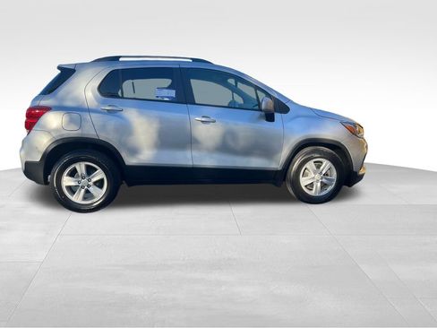 Used 2021 Chevrolet Trax LT w/ Driver Confidence Package image 17