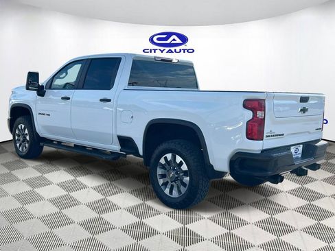 Used 2024 Chevrolet Silverado 2500 Custom w/ Custom Value Package AWD/4WD image 5