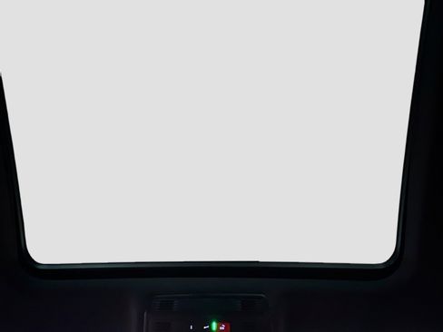 Used 2023 Volkswagen Tiguan SE R-Line FWD image 15