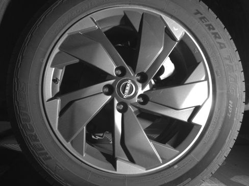 Used 2025 Nissan Rogue SV AWD/4WD image 14
