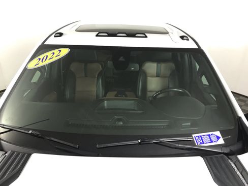 Used 2022 Chevrolet Silverado 2500 High Country w/ Safety Package II image 8