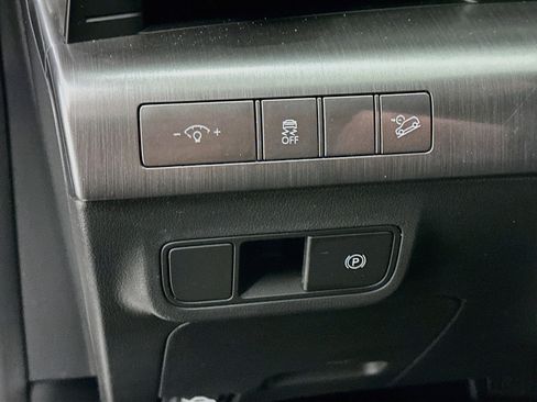 Used 2025 Hyundai Kona SEL AWD/4WD image 17