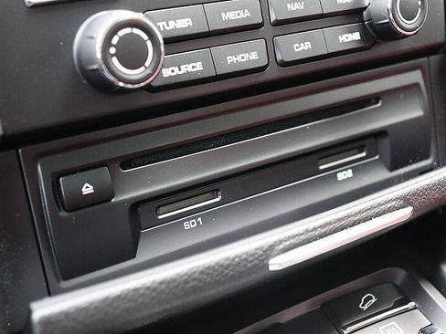 Used 2018 Porsche Macan AWD/4WD image 27