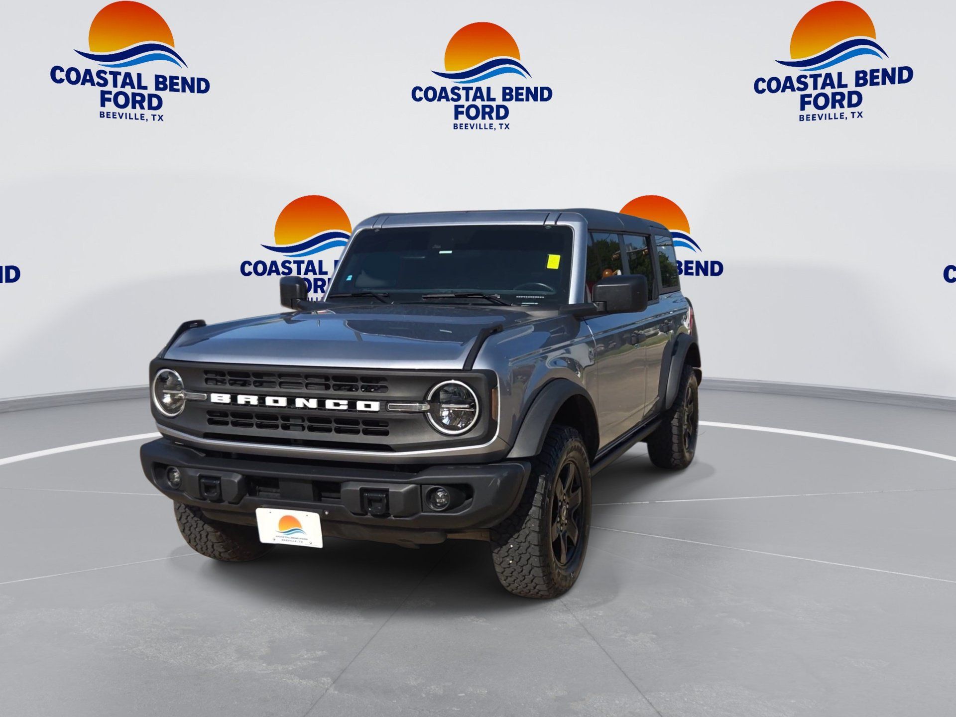 Used 2024 Ford Bronco Black Diamond AWD/4WD image 3
