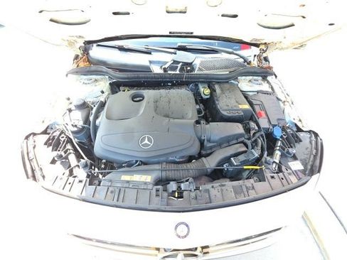 Used 2015 Mercedes-Benz GLA 250 4MATIC image 28