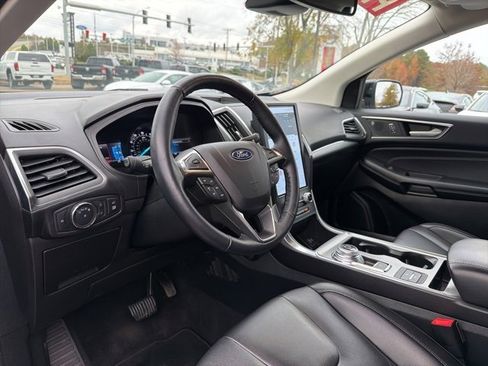 Used 2022 Ford Edge Titanium image 11