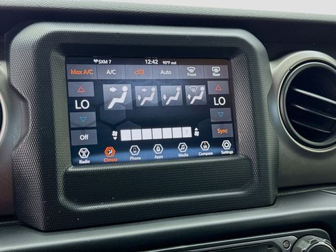 Used 2020 Jeep Wrangler Sport image 12