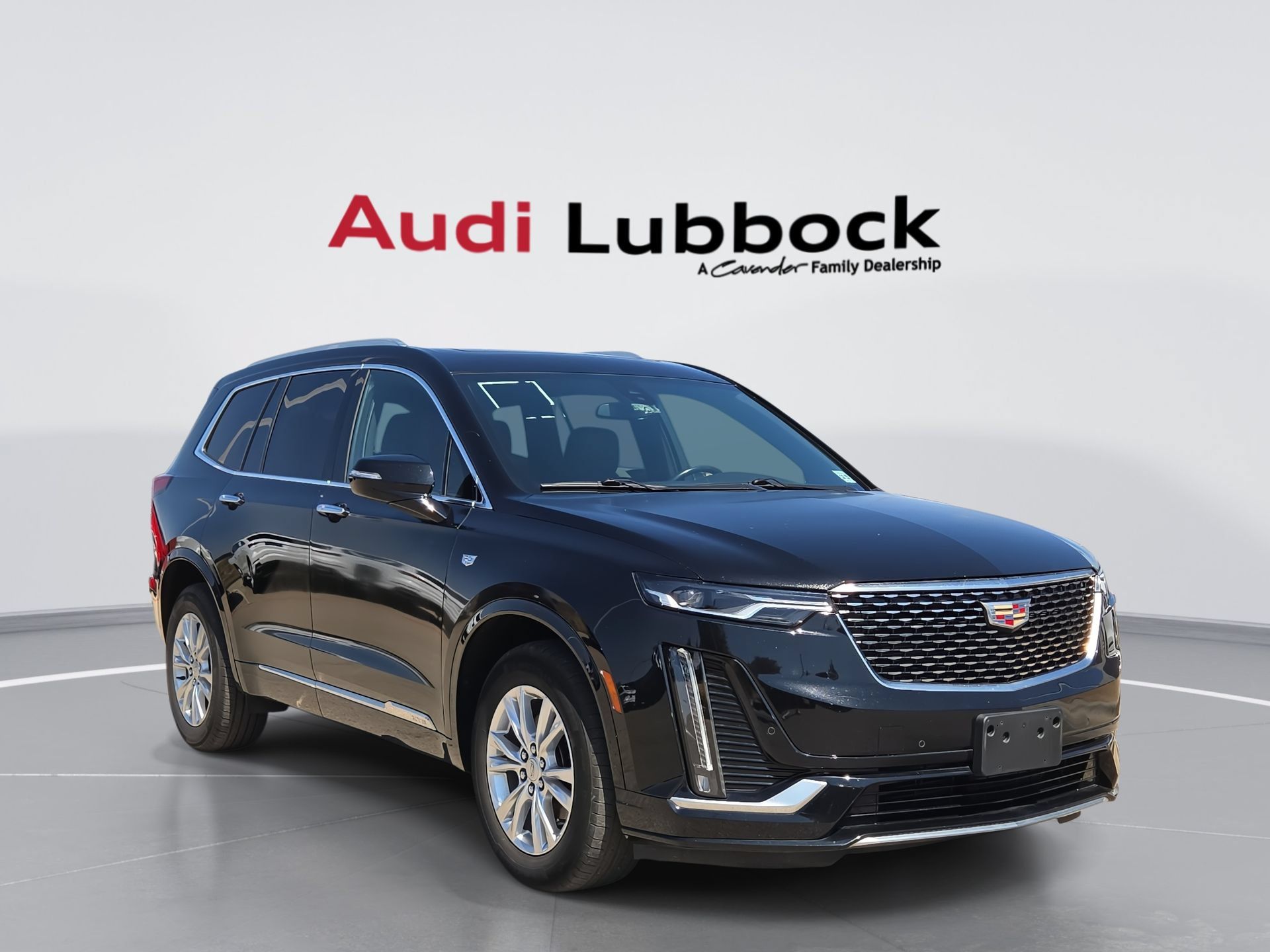 Used 2024 Cadillac XT6 Luxury AWD/4WD image 1