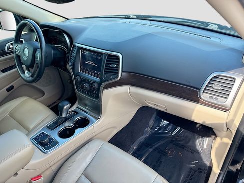 Used 2018 Jeep Grand Cherokee Limited image 13