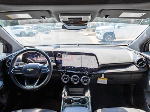 Used 2024 Chevrolet Blazer EV LT AWD/4WD image 10