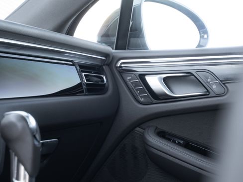 Used 2019 Porsche Macan S image 16