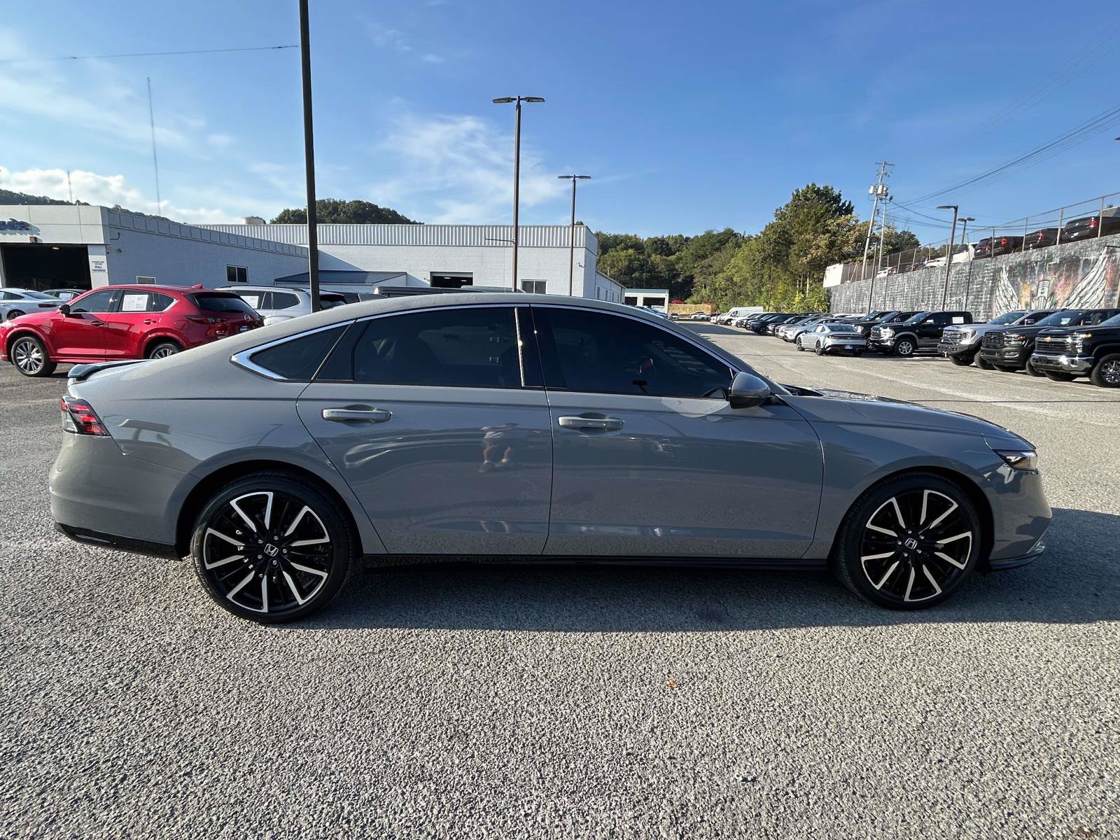 Used 2025 Honda Accord Touring image 8