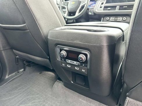 Used 2023 Chevrolet Suburban Premier image 16
