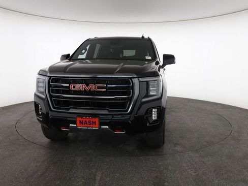 Used 2023 GMC Yukon XL AT4 w/ AT4 Premium Plus Package image 4