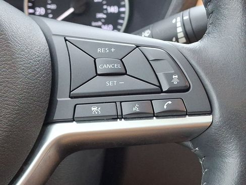 Used 2023 Nissan Sentra SV w/ SV Premium Package FWD image 18