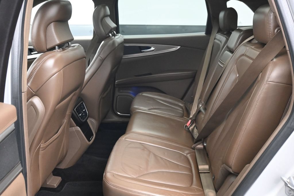 Used 2016 Lincoln MKX Reserve w/ Technology Package AWD/4WD image 10