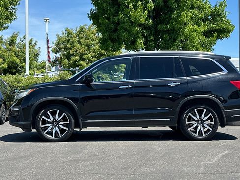 Used 2021 Honda Pilot Touring image 7