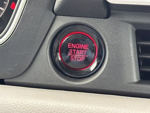 Used 2025 Honda Pilot EX-L image 28