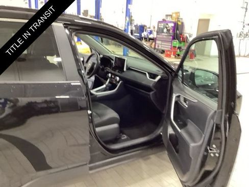 Used 2025 Toyota RAV4 XLE AWD/4WD image 11