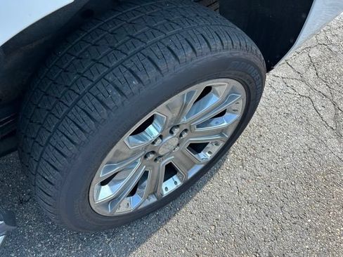 Used 2018 GMC Yukon SLT w/ Open Road Package AWD/4WD image 22