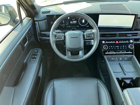 Used 2025 Hyundai Santa Fe Calligraphy FWD image 10