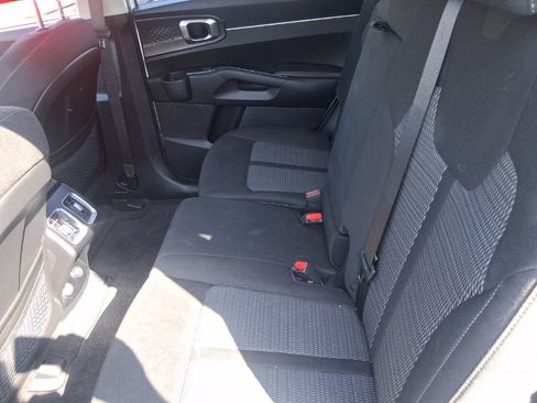 Certified 2023 Kia Sorento LX FWD image 13