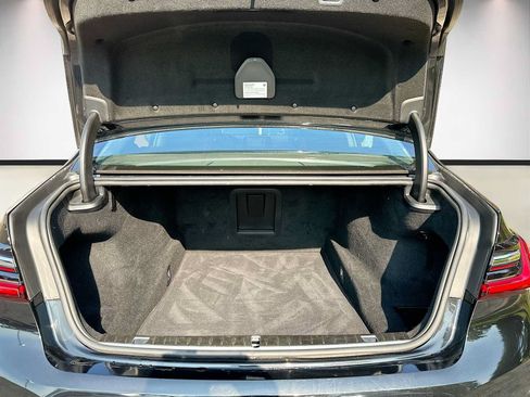 Used 2021 BMW 740i w/ Premium Package RWD image 28