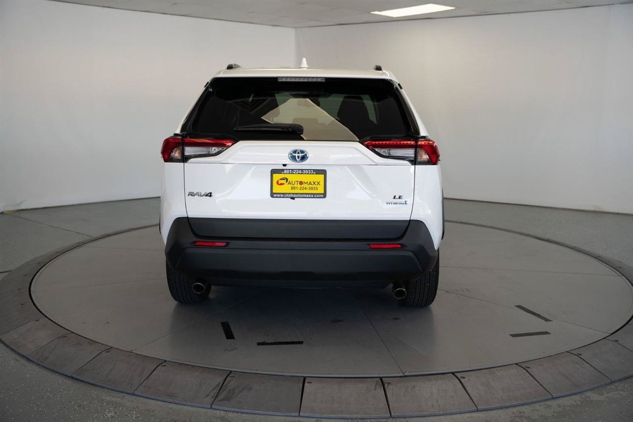 Used 2022 Toyota RAV4 LE AWD/4WD image 6