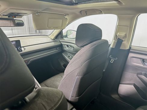 Used 2023 Honda Accord EX image 21