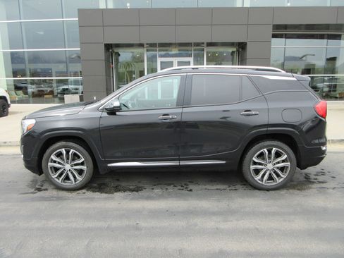 Used 2019 GMC Terrain Denali w/ GMC Pro Grade Package image 3