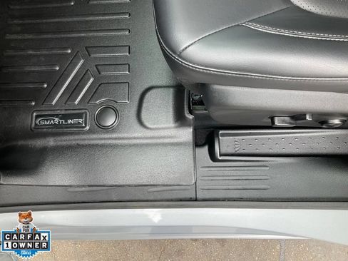 Used 2023 Chrysler Pacifica Touring-L w/ S Appearance Package FWD image 16