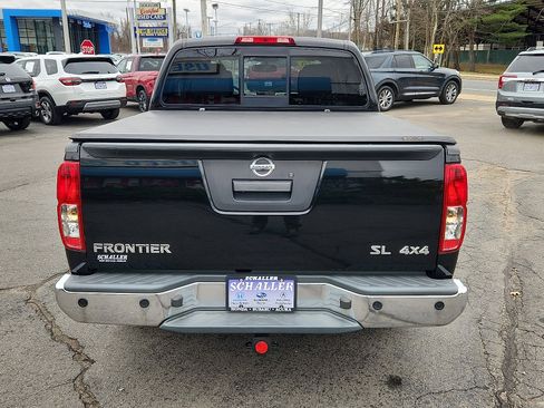 Used 2019 Nissan Frontier SL image 5