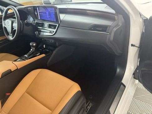 Used 2023 Lexus ES 250 w/ Premium Package AWD/4WD image 23