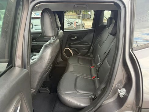 Used 2017 Jeep Renegade Limited image 10