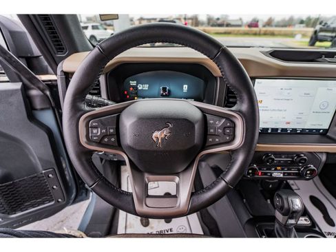 Used 2025 Ford Bronco Big Bend image 10