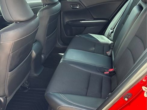 Used 2016 Honda Accord Sport image 13