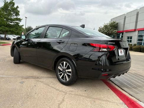 Used 2025 Nissan Versa SV FWD image 8