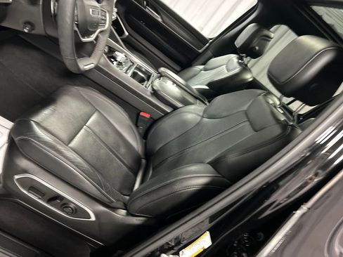Used 2023 Jeep Wagoneer L Series III w/ Premium Group I AWD/4WD image 12