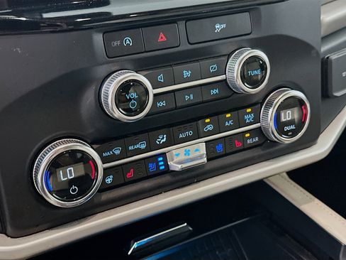 Used 2024 Ford Expedition Max XLT RWD image 24