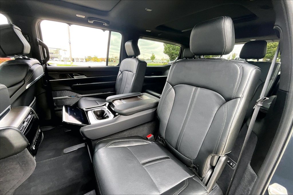 Used 2024 Jeep Grand Wagoneer Series I AWD/4WD image 31