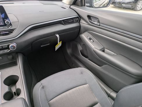 Certified 2025 Nissan Altima 2.5 S FWD image 17