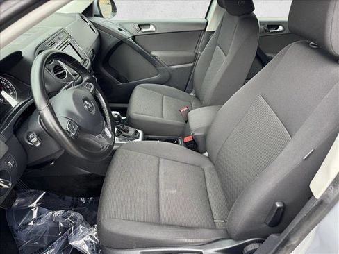 Used 2018 Volkswagen Tiguan Limited AWD/4WD image 10