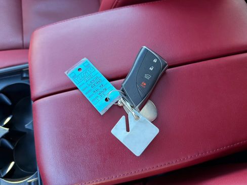 Used 2021 Lexus GX 460 Premium w/ Premium Plus Package image 2