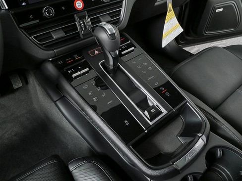 New 2026 Porsche Macan AWD image 17