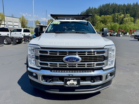 Used 2023 Ford F450 XLT w/ XLT Value Package AWD/4WD image 2