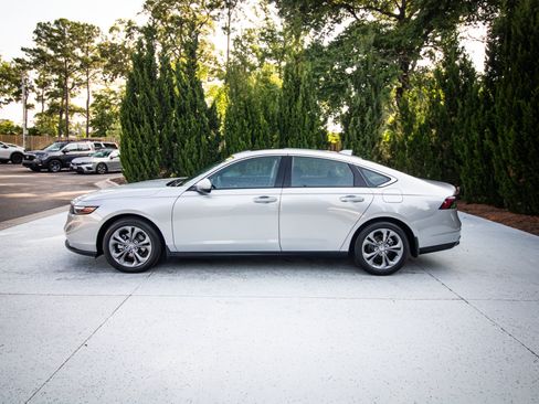 Used 2024 Honda Accord EX image 7