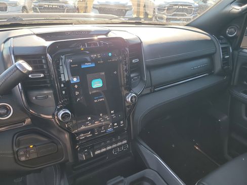 Used 2024 RAM 2500 Limited image 22