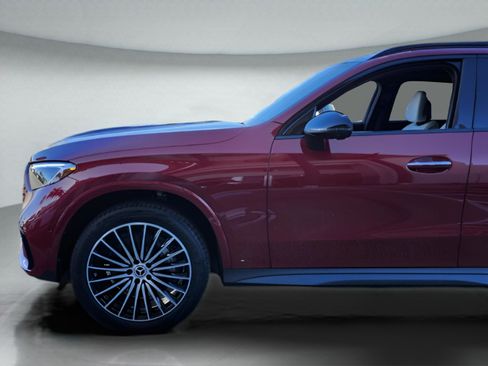 New 2026 Mercedes-Benz GLC 300 image 35